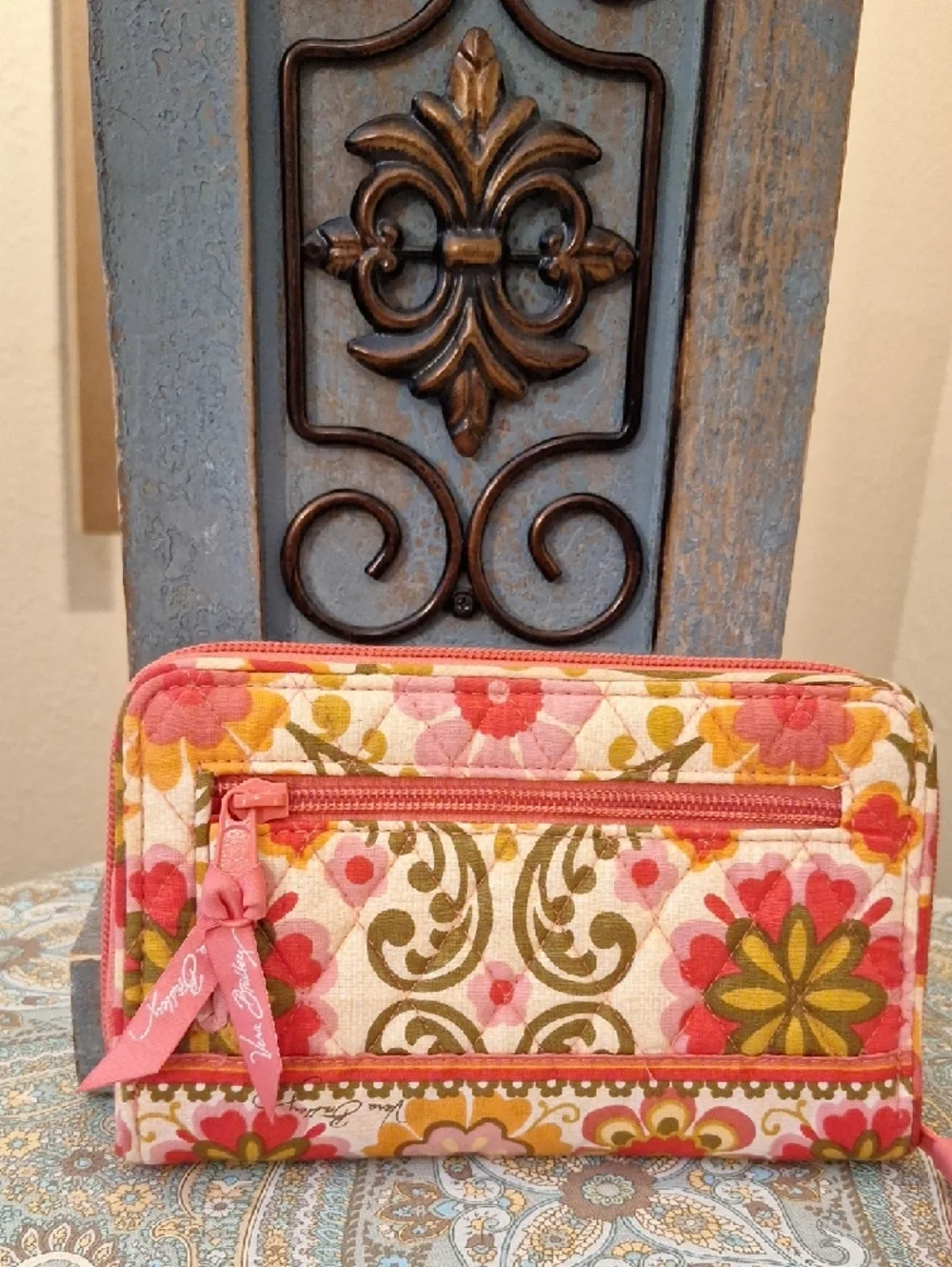 Vera Bradley Pink Floral Quilted Wallet. NWOT Never Used - Picture 6 of 13